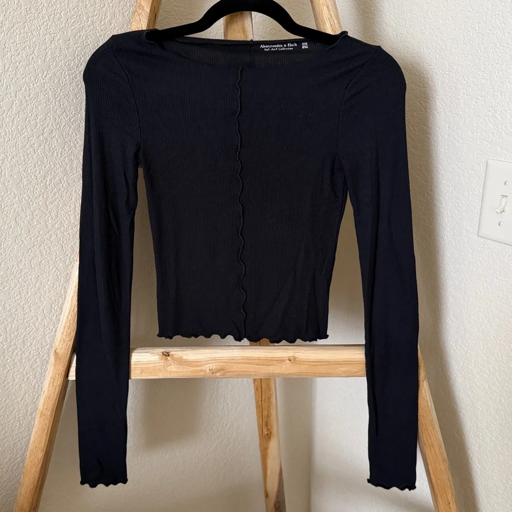 Abercrombie & Fitch Black Scalloped Ribbed Long Sleeve Top Soft A&F Collection - Picture 3 of 4